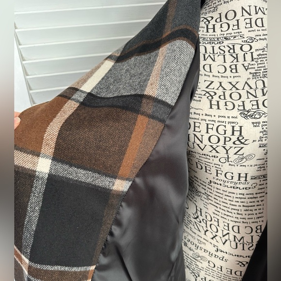 Chicwish wool blend wrap coat - Picture 5 of 9